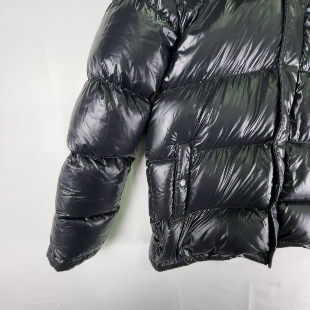 Aritzia Men's Puffer Jacket - Picture 2 of 5